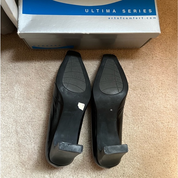 Caress’s Great Condition Black Leather Heels - Picture 5 of 6